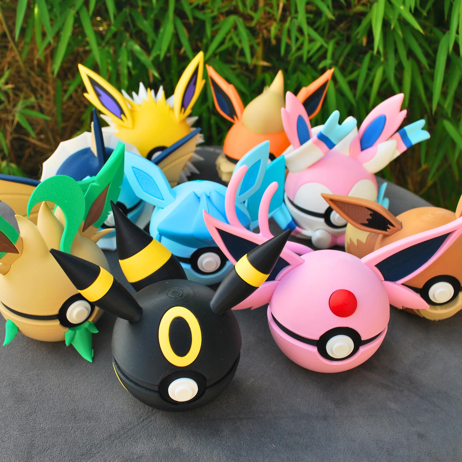 Eeveelution Pokeball display